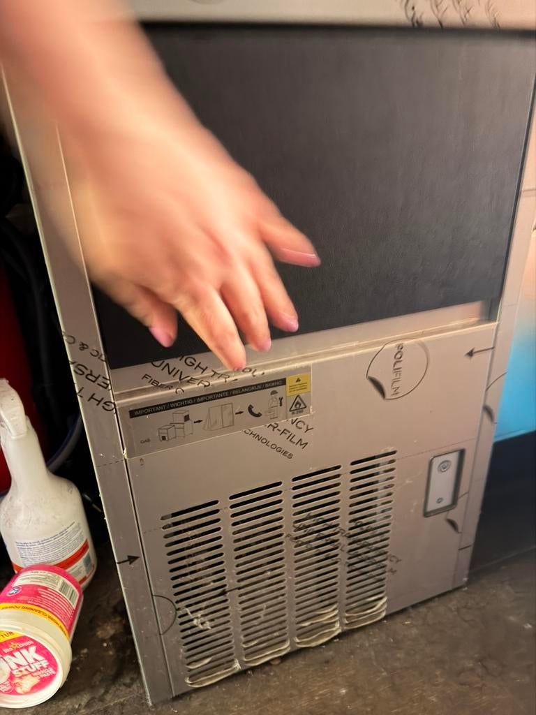 Ijsblokjes machine, Ophalen, Zo goed als nieuw