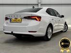 Skoda Octavia 1.0 TSI Ambition LED NAVI CLIMA CARPLAY TREKHA, Auto's, Voorwielaandrijving, Stof, Gebruikt, Wit