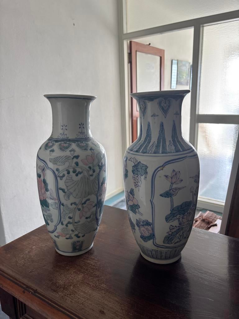 Twee chineze vazen met bloemen en vogels, Antiek en Kunst, Ophalen