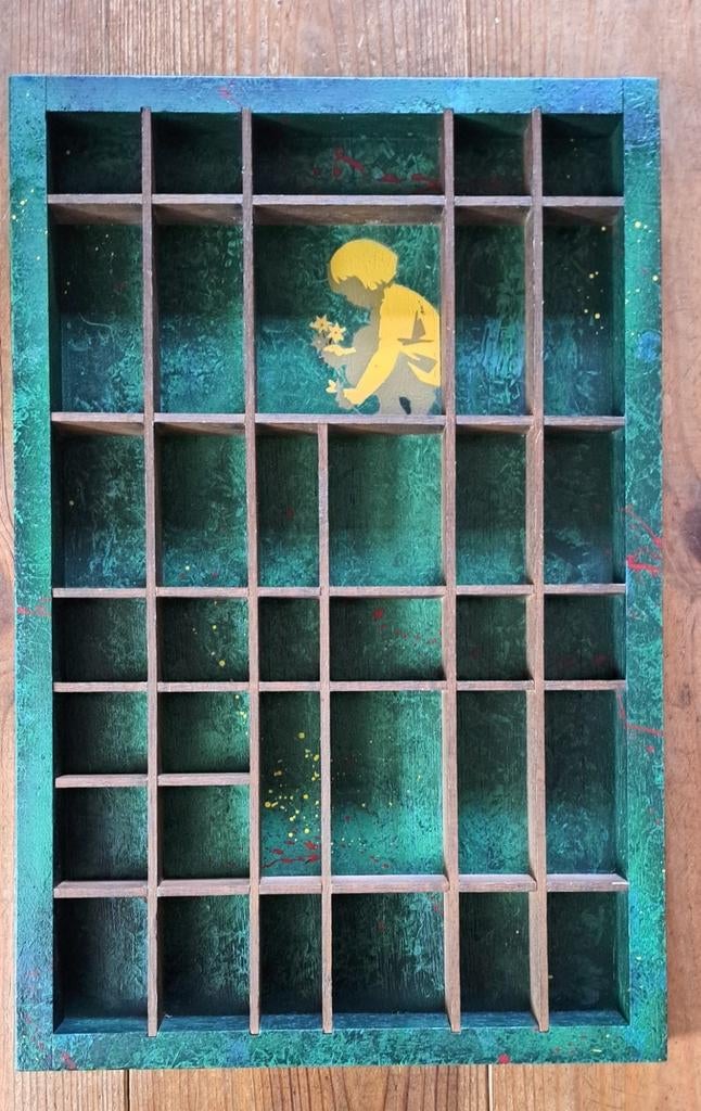 Unieke letterbak hout, beschilderd. 34,5x52,5cm, Groen, Hout, Vintage, Ophalen of Verzenden