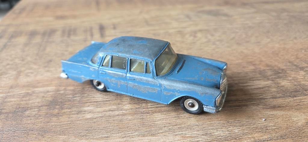 Dinky Toys 186 Mercedes Benz 220 SE, Ophalen of Verzenden, Gebruikt, Auto, Dinky Toys