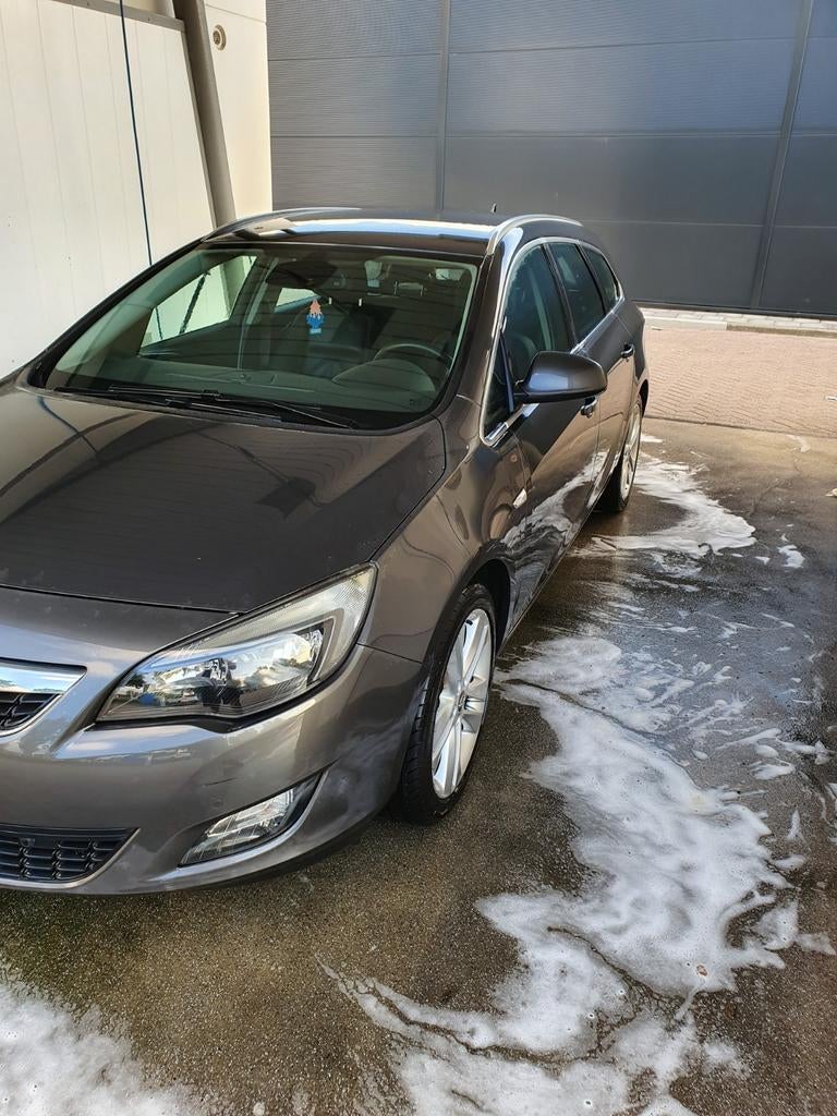 Opel astra j sports tourer, Auto's, Voorwielaandrijving, 4 cilinders, 1337 kg, Origineel Nederlands