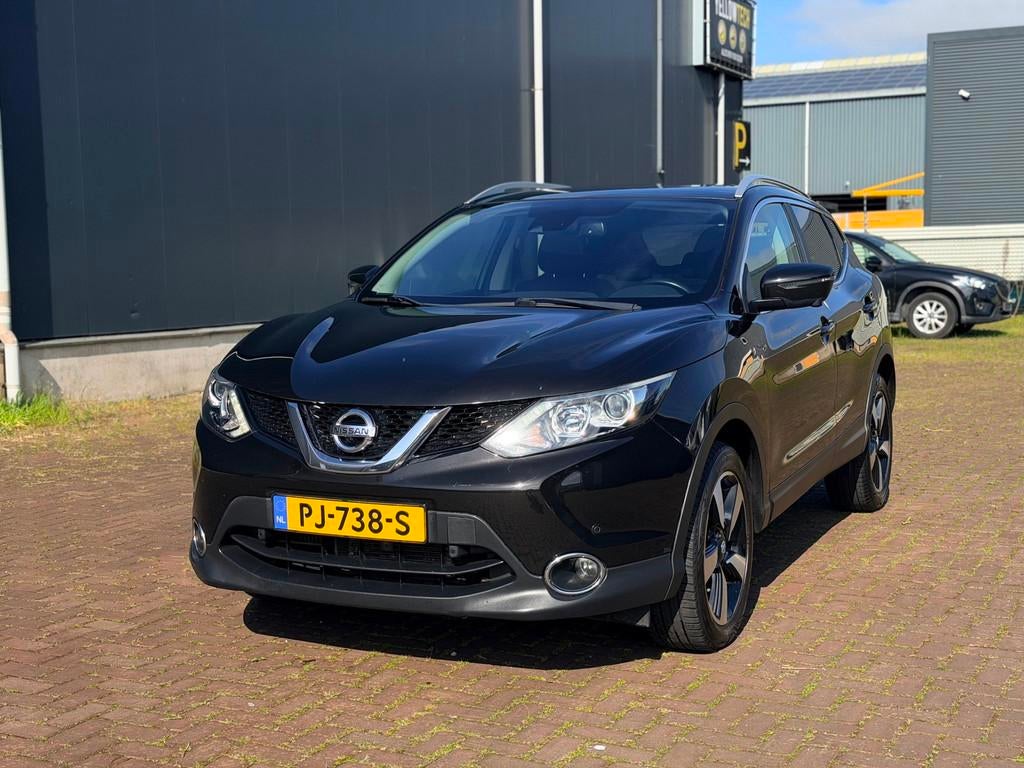 Nissan Qashqai 1.6 dCi N-Connecta Pano Automaat 360 camera, Auto's, 1380 kg, Gebruikt, Euro 6, 4 cilinders