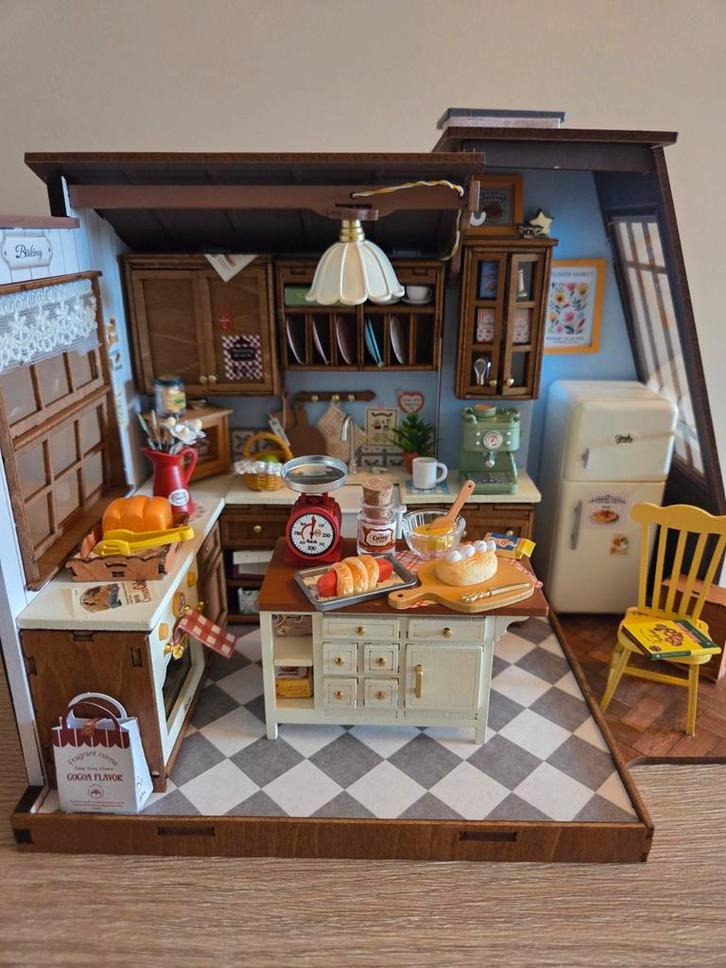 Rolife Bakkeuken DG172 - Miniatuur DIY Houten Model, Verzamelen, Poppenhuizen en Toebehoren, Nieuw, Overige typen, Ophalen of Verzenden