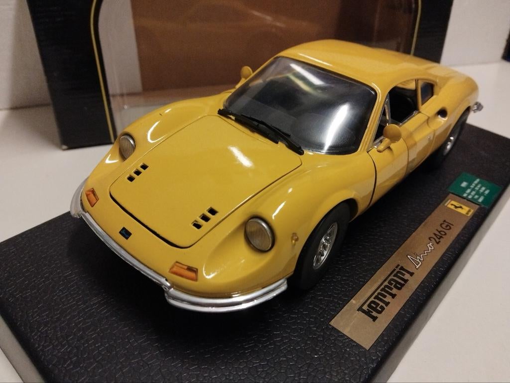 1/24 FERRARI DINO 246 GT 1969 jaune Hachette/Burago Les Grandes Ferrari EUR 12,00 - FR