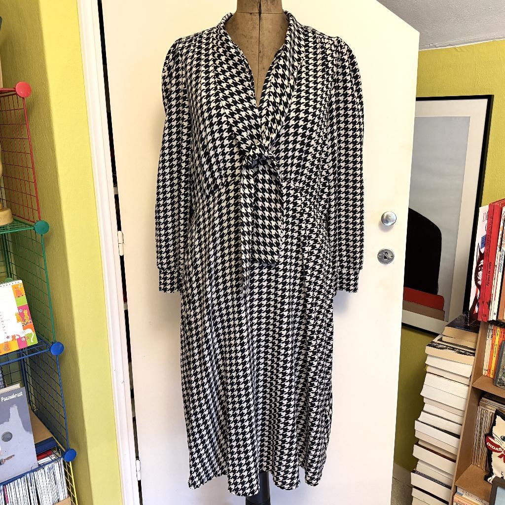 Paprika zwart & taupe pied de poule jurk maat 44-46, Kleding | Dames, Jurken, Overige kleuren, Verzenden, Maat 42/44 (L), Zo goed als nieuw