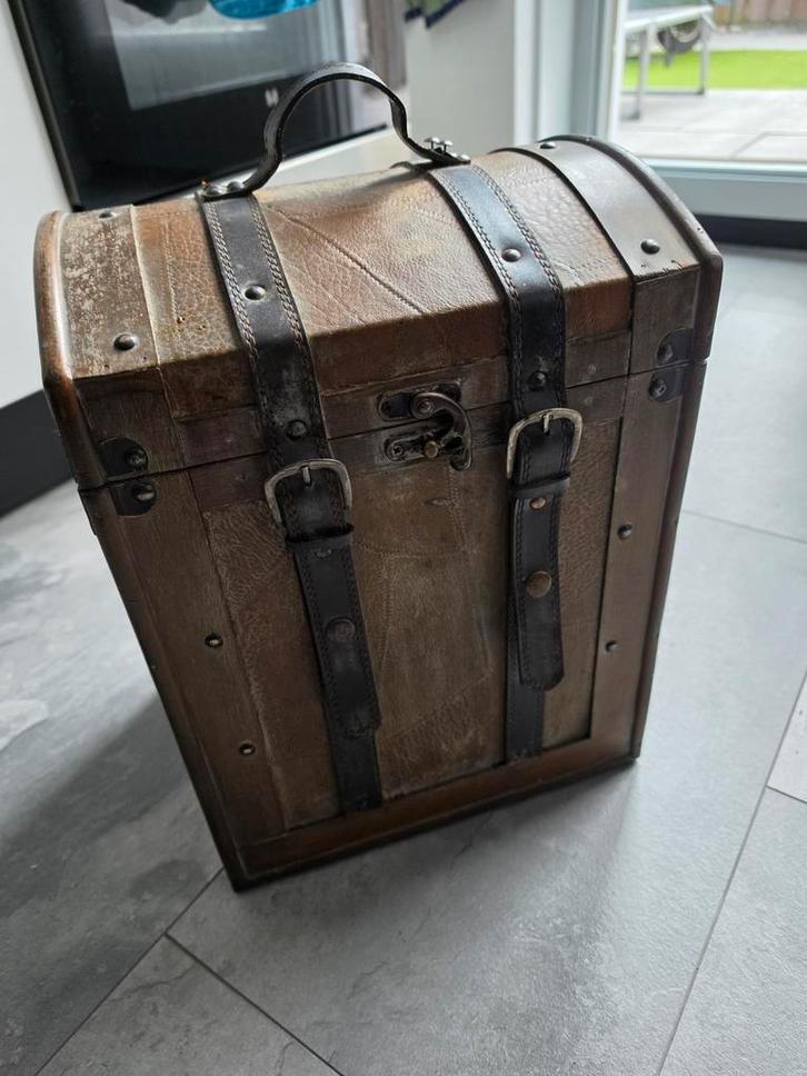 Vintage Kist / Opbergkist met Leren Details, Huis en Inrichting, Woonaccessoires | Kisten, Gebruikt, 50 tot 75 cm, Minder dan 50 cm