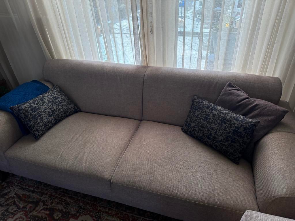 Beige bank met gebruikerssporen. Direct gratis ophalen, Ophalen, Gebruikt, Tweepersoons, 75 tot 100 cm