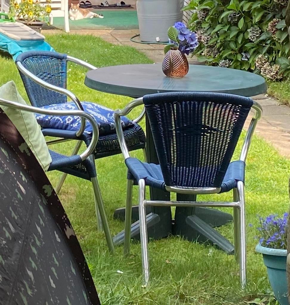 Tuinset: 4 stoelen en ronde tafel (kunststof), Tuin en Terras, Tuinsets en Loungesets, Ophalen, 4 zitplaatsen, Gebruikt, Wicker