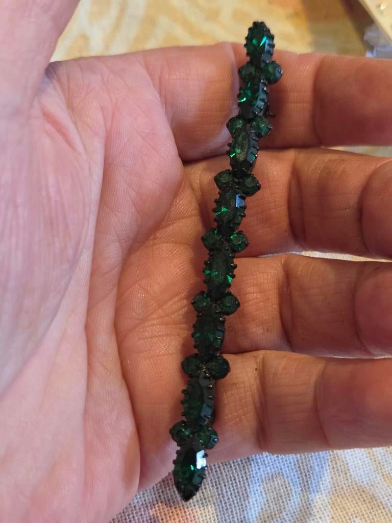 Oude broche met groene stenen, Ophalen of Verzenden