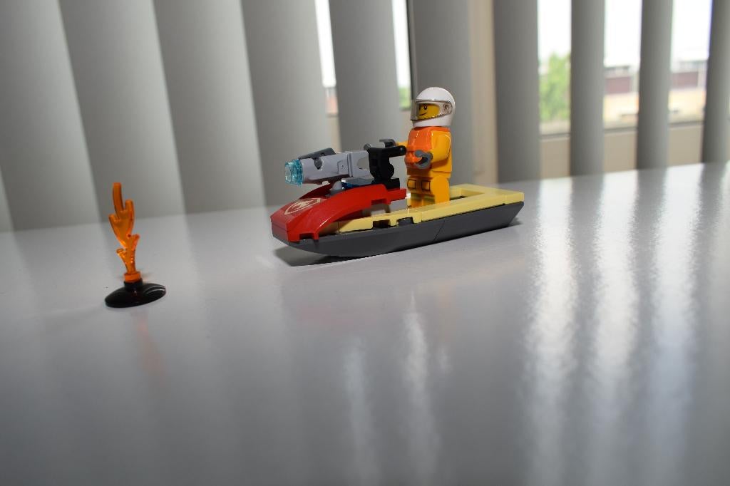 Lego 30368 polybag Brandweerblusboot, Compleet, Lego, Ophalen of Verzenden, Zo goed als nieuw