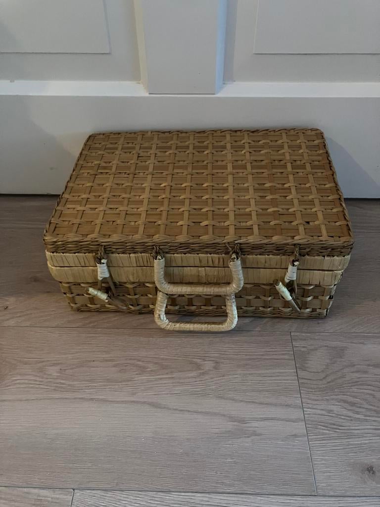 Leuk rieten mand / koffertje / picknickmandje, Huis en Inrichting, Ophalen, Gebruikt