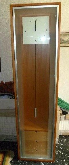 Moderne strakke belgische kwaliteitsklok van Interclock, Ophalen, Zo goed als nieuw, Analoog, Staande klok