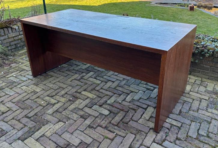 Design directiebureau jaren 60 eikenfineer, Huis en Inrichting, Bureaus, Gebruikt, Bureau, Ophalen
