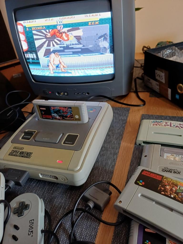 Super Nintendo met Donkey Kong 2, Street Fighter 2 en meer, Ophalen, Gebruikt, 2 spelers, Eén computer