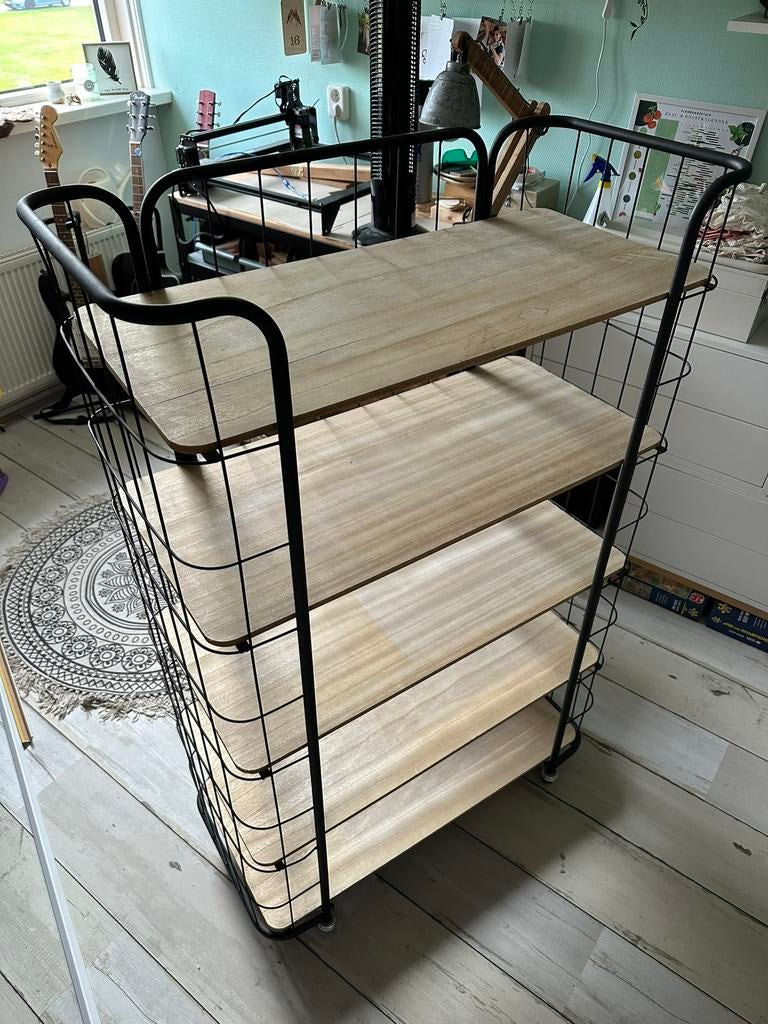 Hoge bakkerskast met zwart frame, Ophalen, Gebruikt