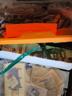 Grote verzameling postzegels in 4 dozen en 3 tassen, Postzegels en Munten, Postzegels | Volle albums en Verzamelingen, Ophalen of Verzenden