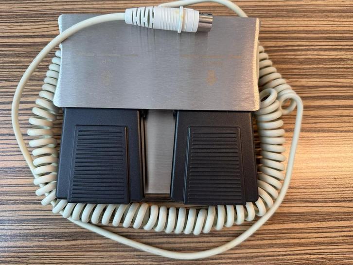 Voetbedieninf voor massage-/behandeltafel/ -bank of -stoel, Sport en Fitness, Massageproducten, Nieuw, Overige typen, Ophalen of Verzenden