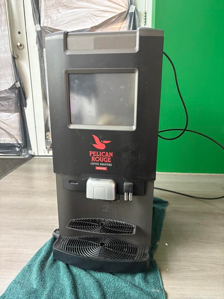 Pelican rouge koffieautomaat, Ophalen, Zo goed als nieuw, Elektrisch, Overige soorten