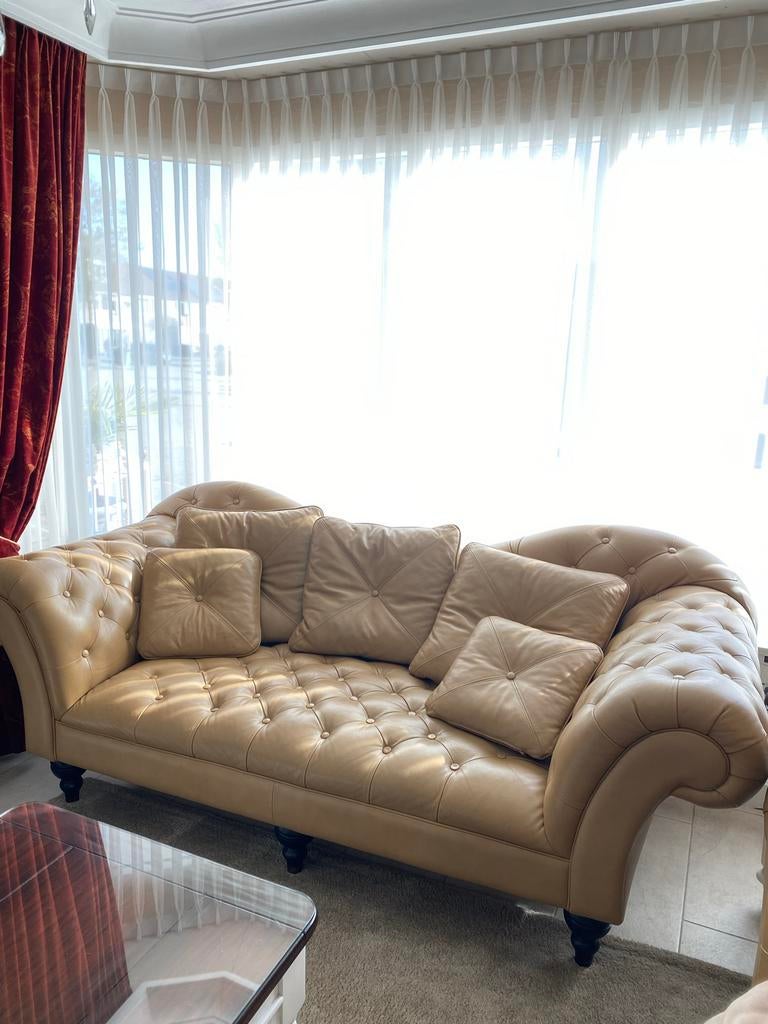 Leren gecapitonneerde banken , stoelen en voetenbank set, Ophalen, Gebruikt, Driepersoons, Leer