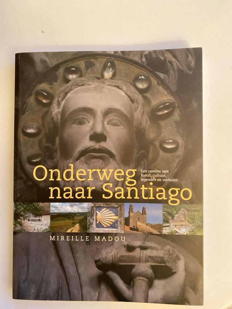 Onderweg naar Santiago - Een camino van kunst, cultuur, Europa, Ophalen of Verzenden, Reisgids of -boek, Gelezen