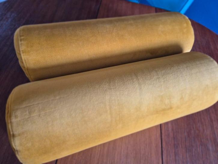 Twee kussens Sissy Boy, Huis en Inrichting, Woonaccessoires | Kussens, Zo goed als nieuw, Geel, Rond, Ophalen of Verzenden