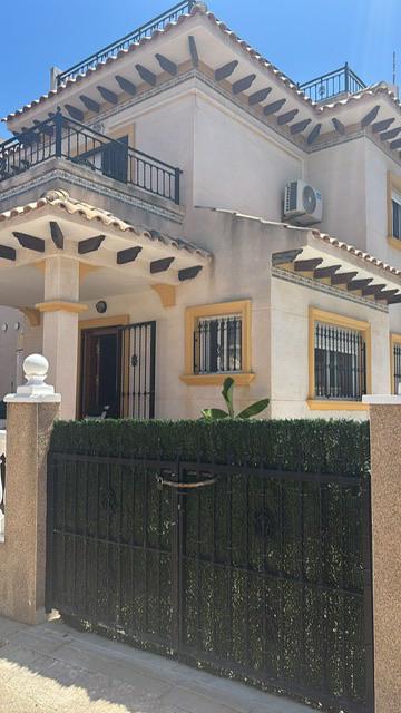 Te koop quadrantwoning Orihuela Costa, Vakantie, Vakantiehuizen | Spanje, Costa Blanca, Overige typen, Overige, Aan zee, 2 slaapkamers