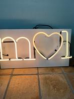 Neon letters 'M️L’ - Sfeervolle verlichting, Ophalen, Zo goed als nieuw