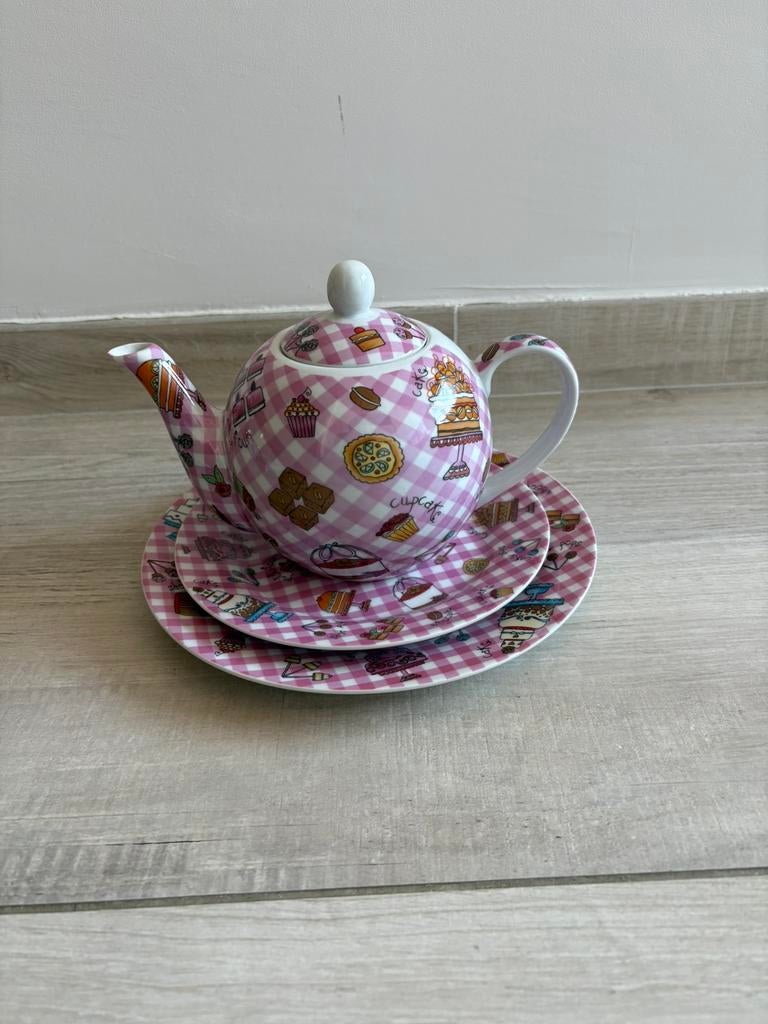 Roze theepot met 2 borden. Xenos, Ophalen of Verzenden