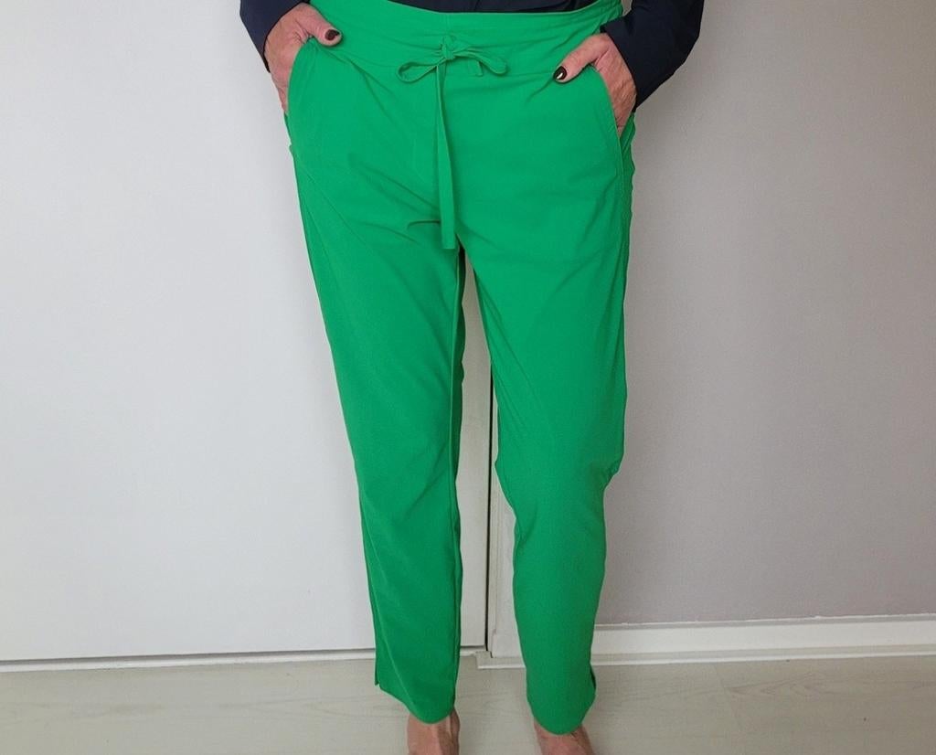Studio Anneloes broek met splitjes L Appelgroen Travelstof, Studio Anneloes, Maat 42/44 (L), Ophalen of Verzenden, Zo goed als nieuw