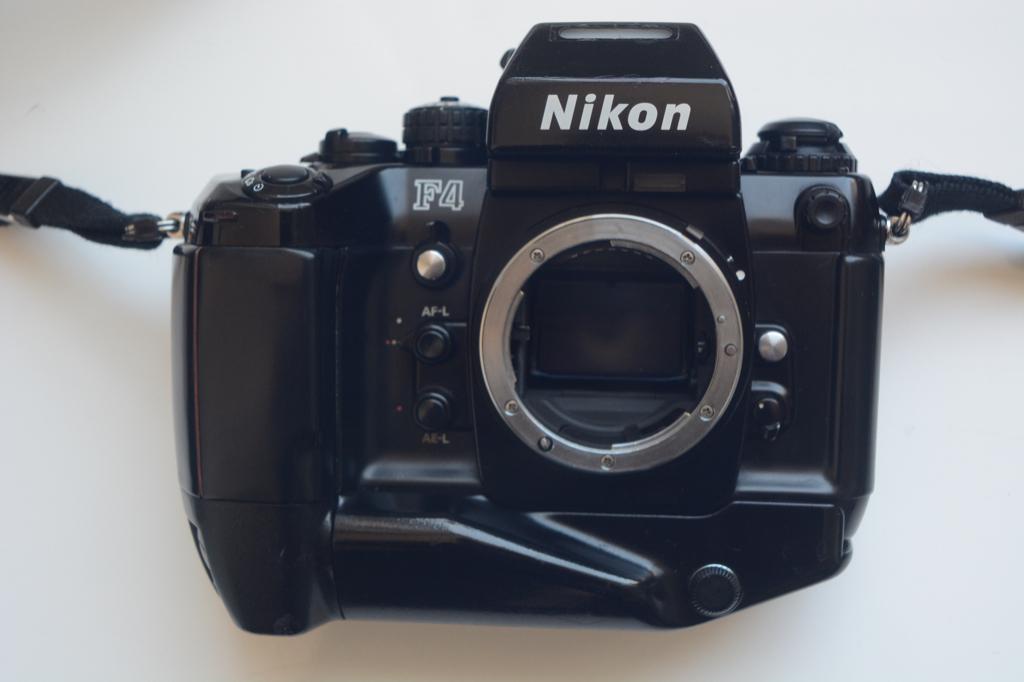 Nikon F4 / MB-21, Audio, Tv en Foto, Fotocamera's Analoog, Verzenden, Gebruikt, Spiegelreflex, Nikon