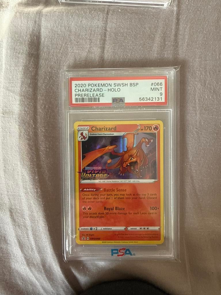Charizard Holo Prerelease PSA 9 Mint Pokémon kaart, Hobby en Vrije tijd, Verzamelkaartspellen | Pokémon, Ophalen of Verzenden