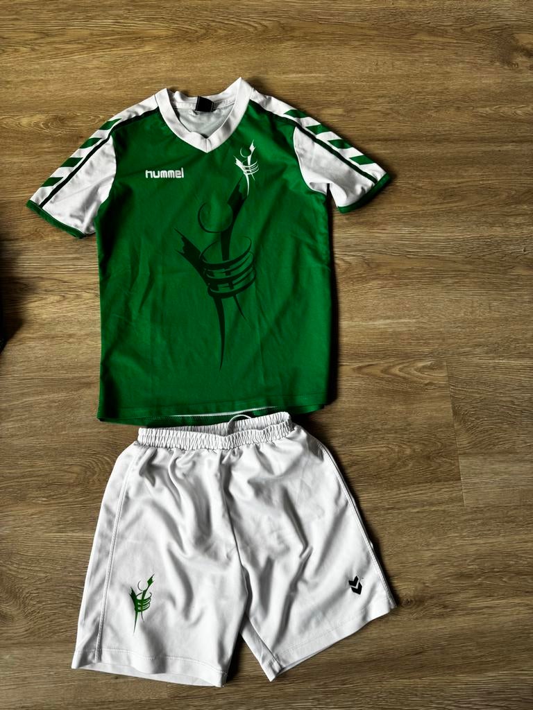 Bep Korfbal tenue - Shirt en broekje - Maat 140, Sport en Fitness, Korfbal, Ophalen, Gebruikt, Kleding