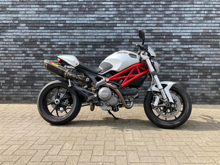 Ducati Monster 796 2011, Motoren, Motoren | Ducati, Particulier, Naked bike, meer dan 35 kW, 2 cilinders, Motorrijbewijs A, Sportuitlaat