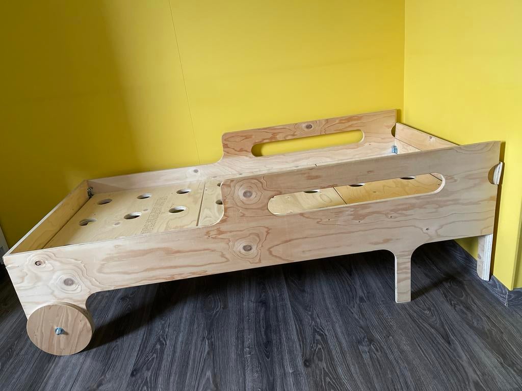 Houten kinderbedje (auto), Kinderen en Baby's, Ophalen, Gebruikt, 70 tot 85 cm, 140 tot 160 cm