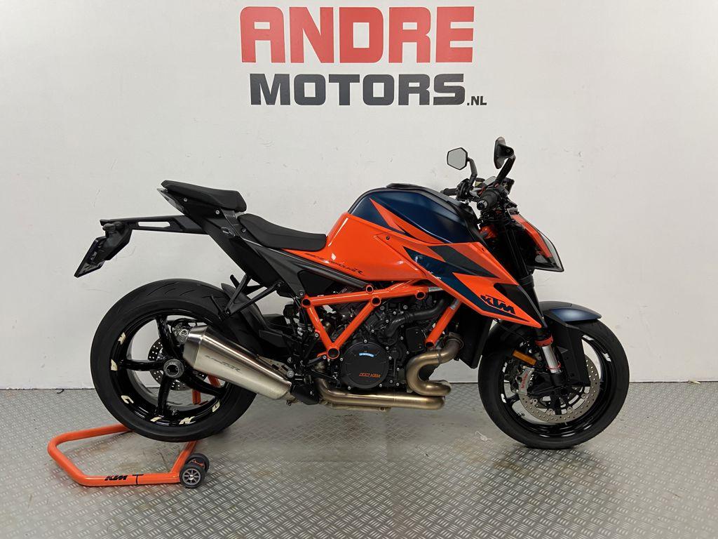 KTM 1290 Super Duke R, Bedrijf, Naked bike