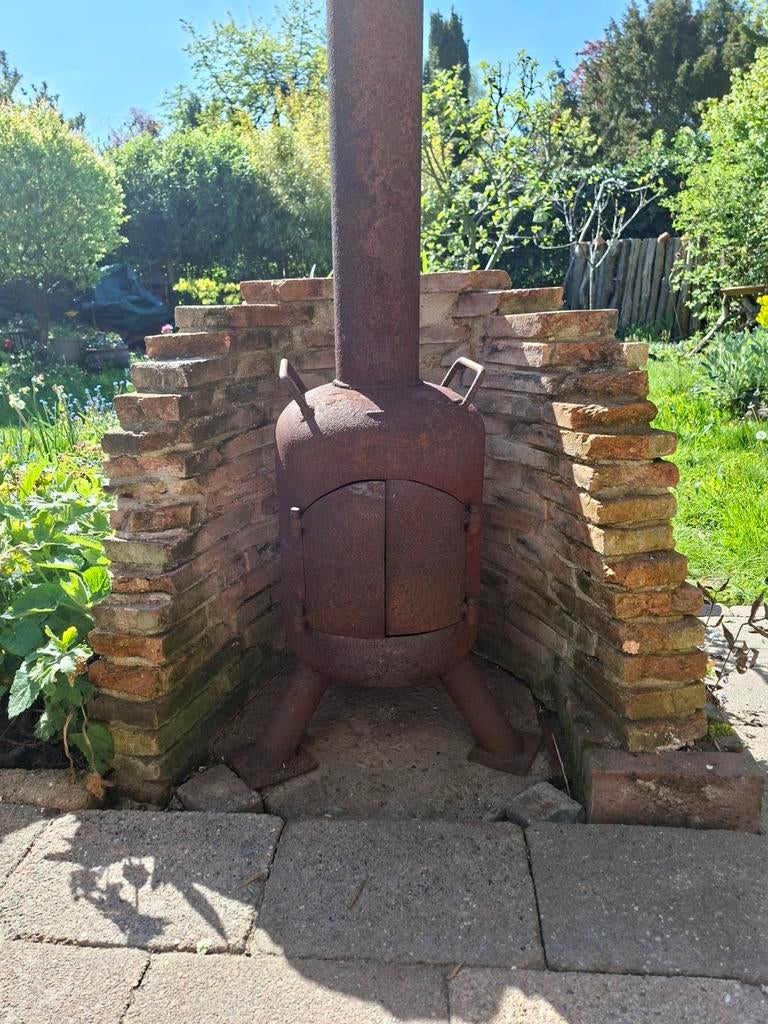 Terras, buiten houtkachel, dikbuik gasfles roest kleur, Ophalen, Gebruikt