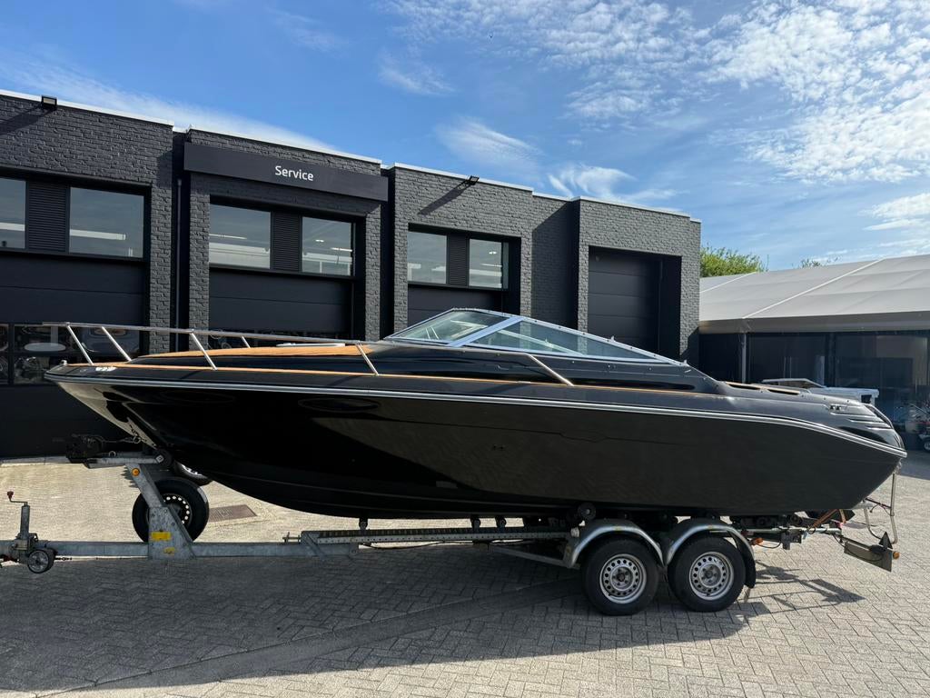 Sea Ray 240 weekender - v8 Mercruiser - incl RIBA trailer, Watersport en Boten, Speedboten, Ophalen, Binnenboordmotor, 6 meter of meer
