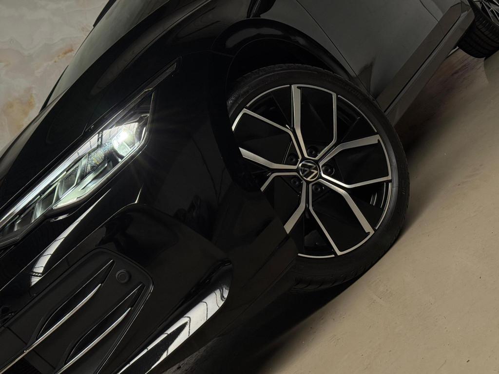 Volkswagen Golf 1.5 eTSI 50 Edition / Pano / Massage / Head-, Auto's, 4 cilinders, 150 pk, Zwart, Bedrijf