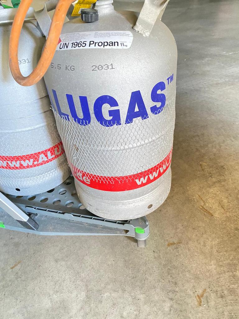 2 Alugas gasflessen 11kg, Caravans en Kamperen, Camper-accessoires, Ophalen, Zo goed als nieuw