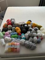 Vuilnizak vol met wol, Ophalen, Zo goed als nieuw, Breien of Haken, Wol of Garen