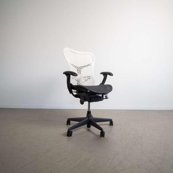 7x Herman Miller Mirra 1 bureaustoel zwart/wit, Huis en Inrichting, Bureaustoelen, Zo goed als nieuw, Bureaustoel, Ergonomisch