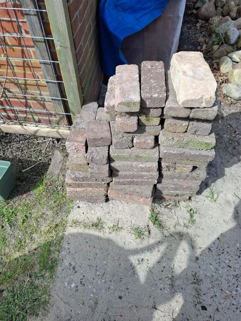 Kleine partij gebruikte stenen gratis af te halen, Tuin en Terras, Tegels en Klinkers, Ophalen