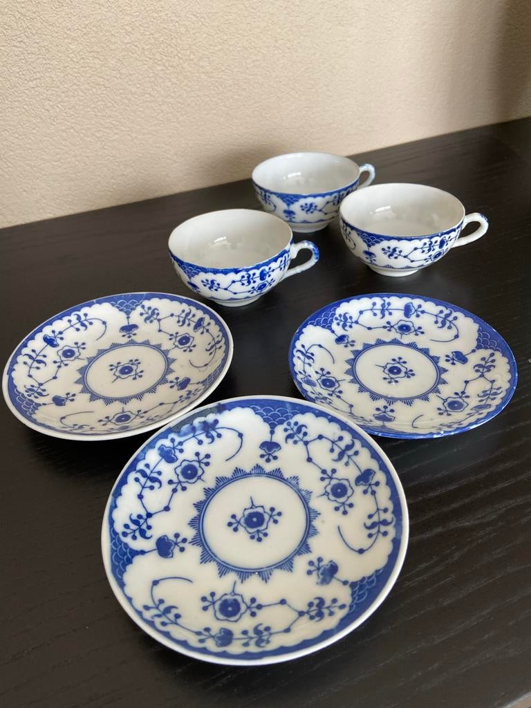 3 dunne theekopjes met schotels - Blauw en wit, Gebruikt, Ophalen of Verzenden, Overige stijlen, Kop(pen) en/of Schotel(s)