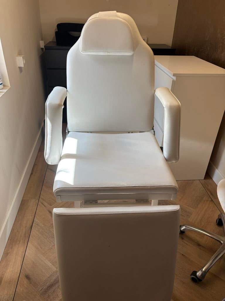 Behandelstoel - Verstelbaar, armleuningen afneembaar, Huis en Inrichting, Stoelen, Ophalen, Kunststof, Gebruikt, Wit