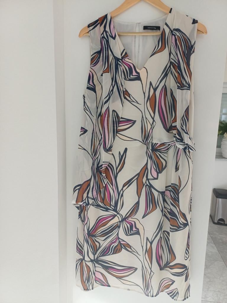 Comma jurk maat 40 nieuwstaat, Maat 38/40 (M), Wit, Zo goed als nieuw, Knielengte