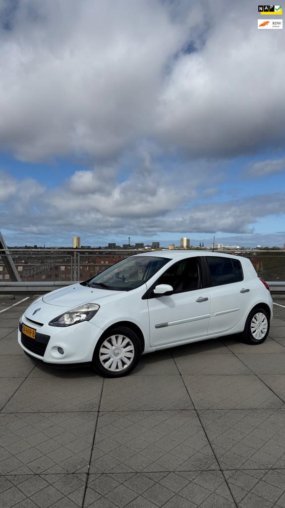 Renault Clio 1.5 dCi Authentique *1e eigenaar*elek. ramen*, Voorwielaandrijving, Euro 5, Gebruikt, Zwart