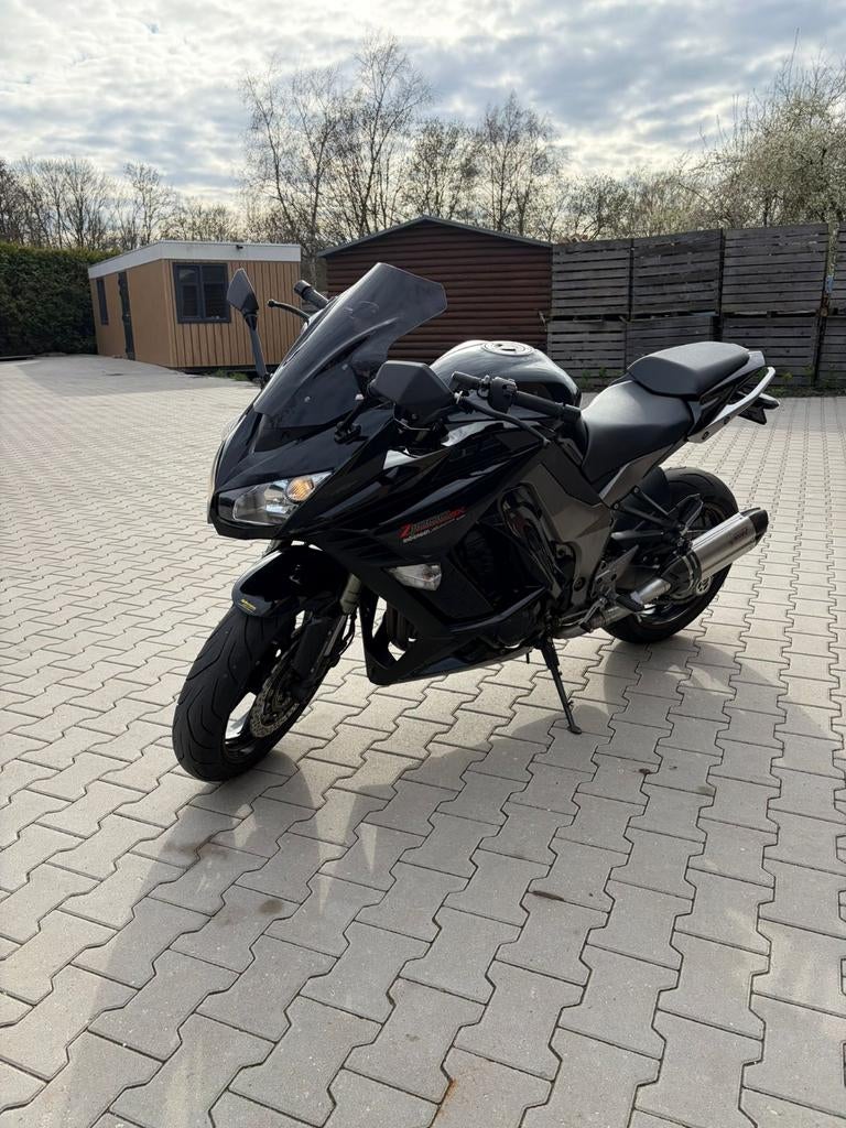 Kawasaki Z1000SX, Motoren, Bedrijf