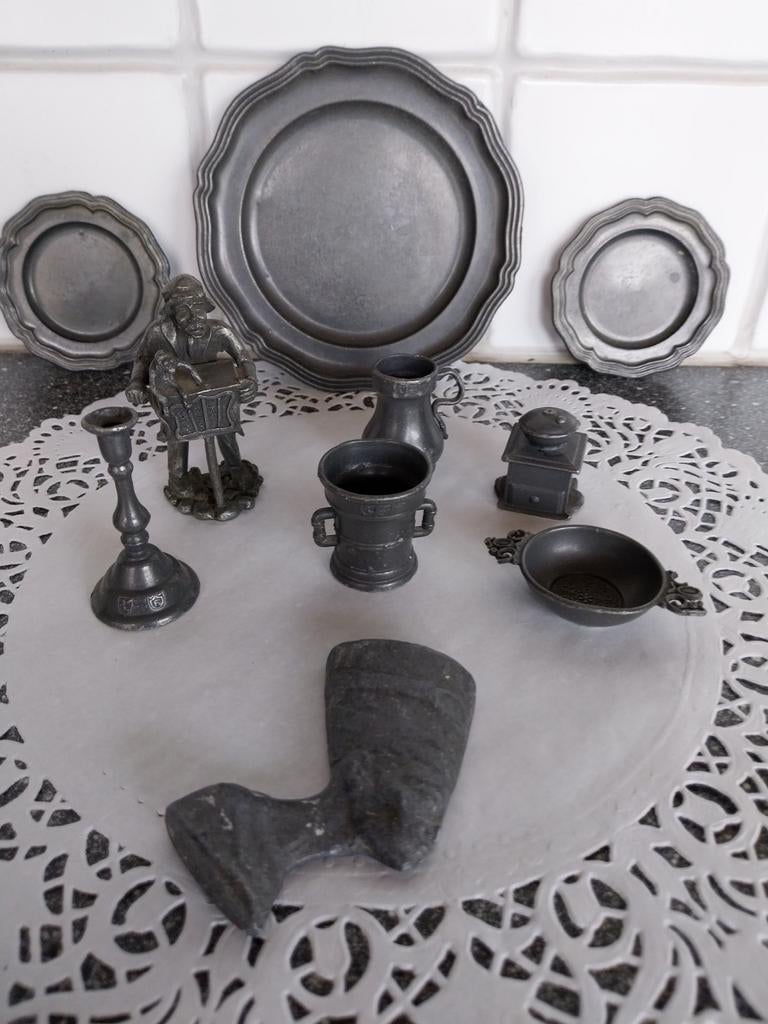 Diverse tinnen bordjes en figuren, Antiek en Kunst, Ophalen of Verzenden