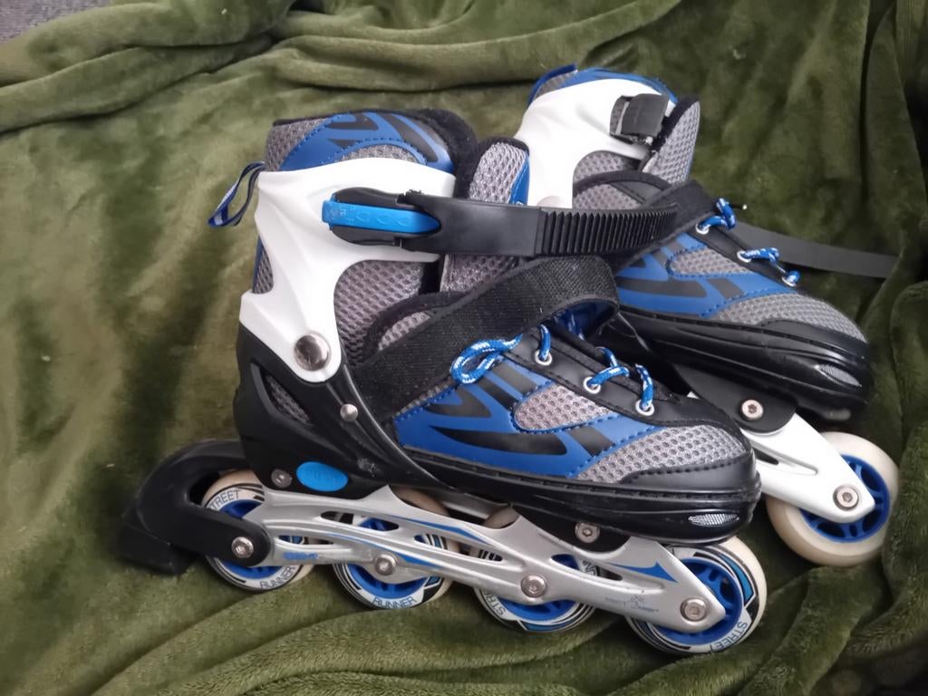 Skeelers blauw/zwart 35-38, Sport en Fitness, Skeelers, Ophalen, Verstelbaar, Zo goed als nieuw